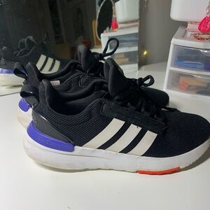 Adidas cloud foam running shoes👟